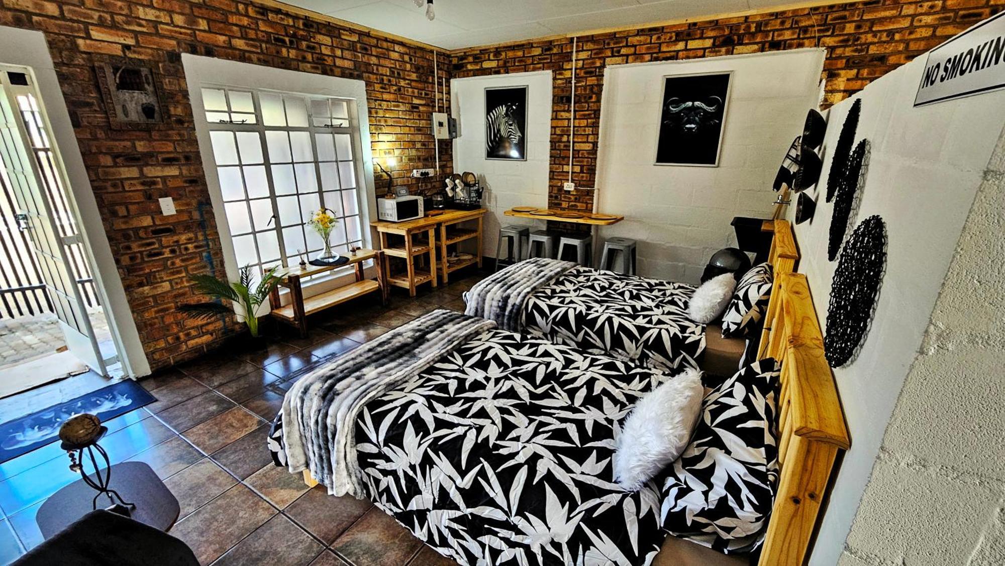 2K City Studios Not Self Catering Graskop Exteriör bild